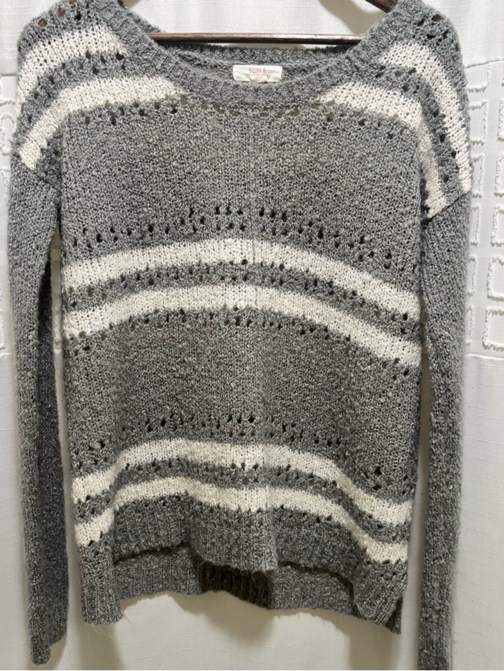 Nordstrom Sun+Shadow Gray & White Striped Women’s Sweater Size M
